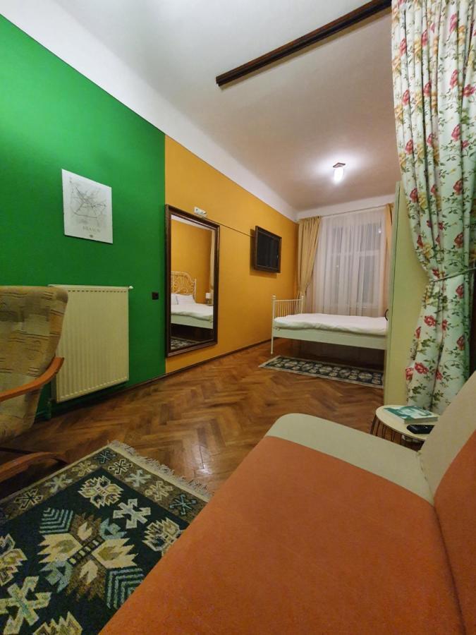 Chic Studio Brasov Apartment Luaran gambar