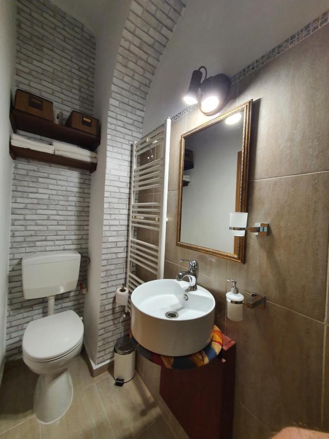 Chic Studio Brasov Apartment Bilik gambar